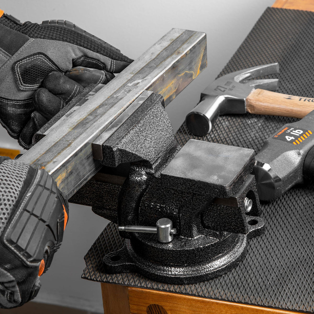 Bench Vise 4" PRETUL